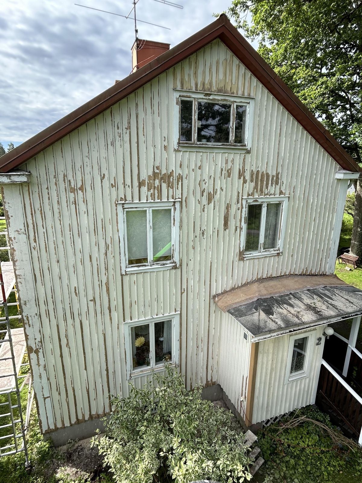 Utvändig målning av villa i Adolfsberg, Örebro – bild 7