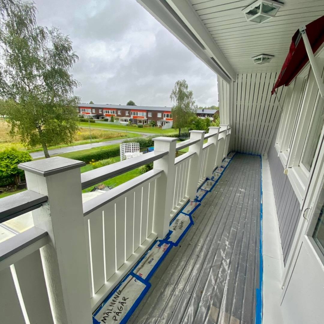Utvändig målning av villa med garage i Örebro – bild 3