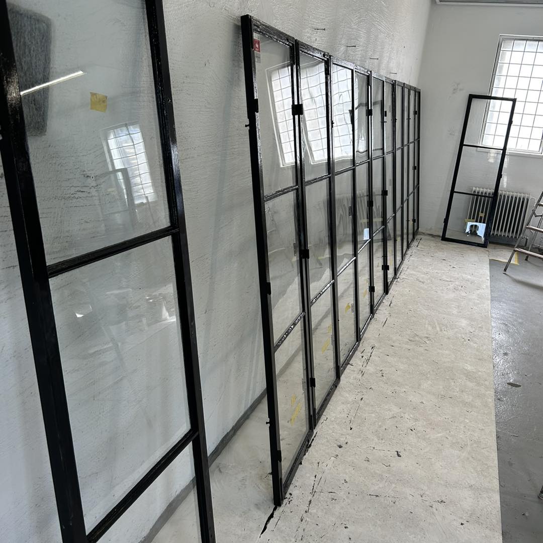 Fönsterrenovering med linoljefärg på Striberg gods – bild 4