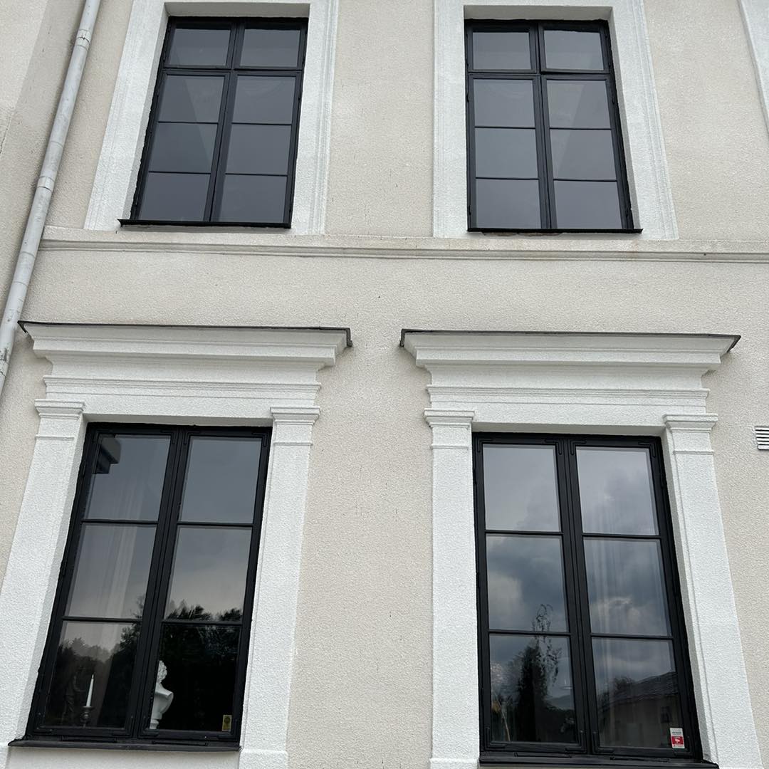 Fönsterrenovering med linoljefärg på Striberg gods – bild 3