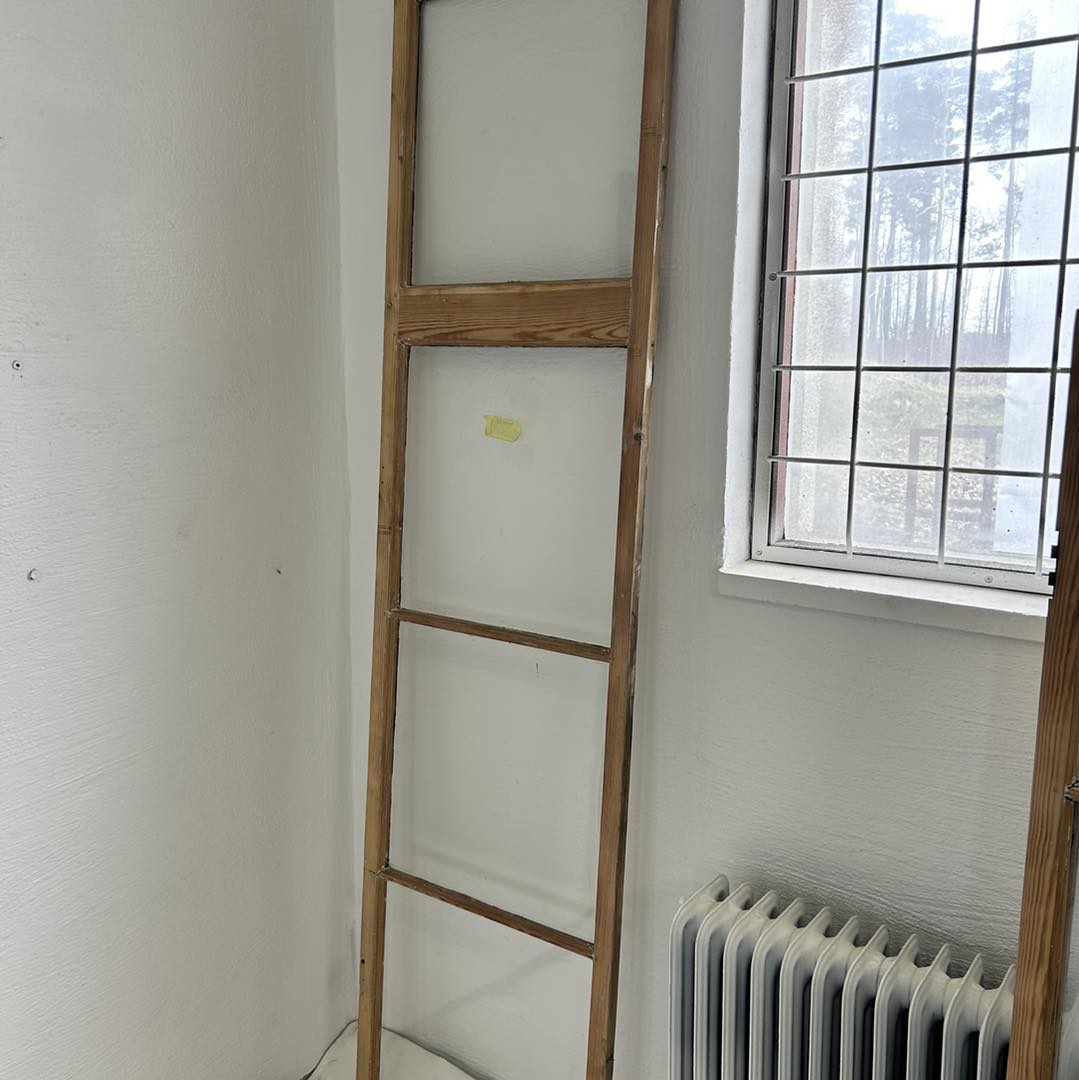 Fönsterrenovering med linoljefärg på Striberg gods – bild 8