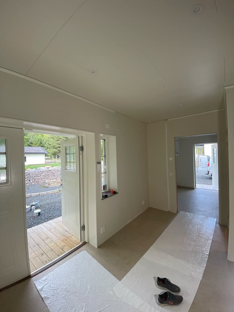 Återställning och invändig målning av villa i Örebro – försäkringsärende – bild 4