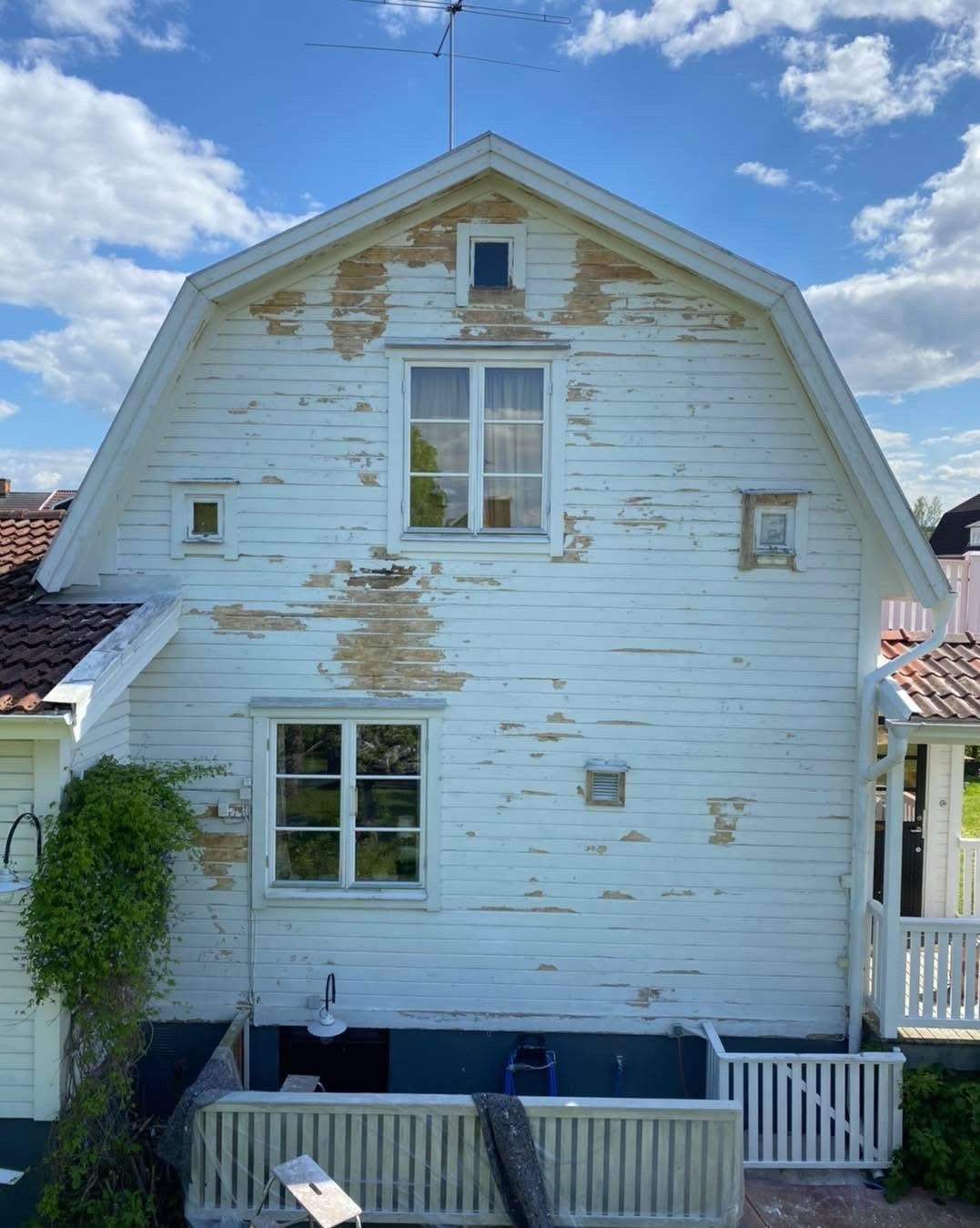 Fasad- och gavelmålning av villor i Nora och Sörby, Örebro – bild 6