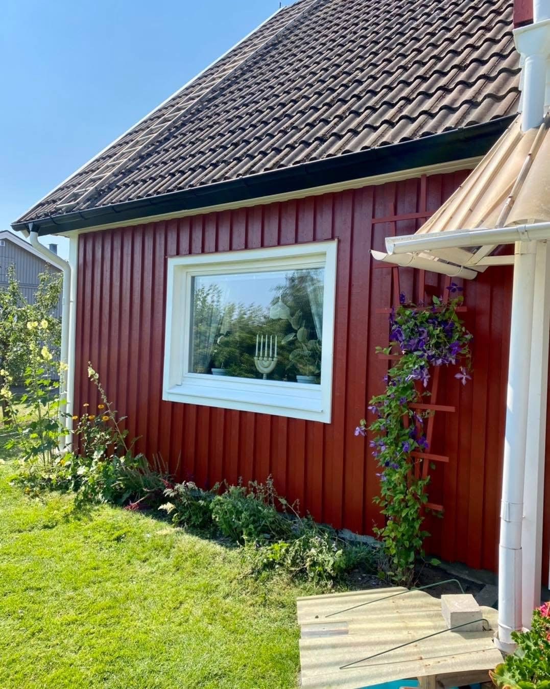 Fasad- och gavelmålning av villor i Nora och Sörby, Örebro – bild 9